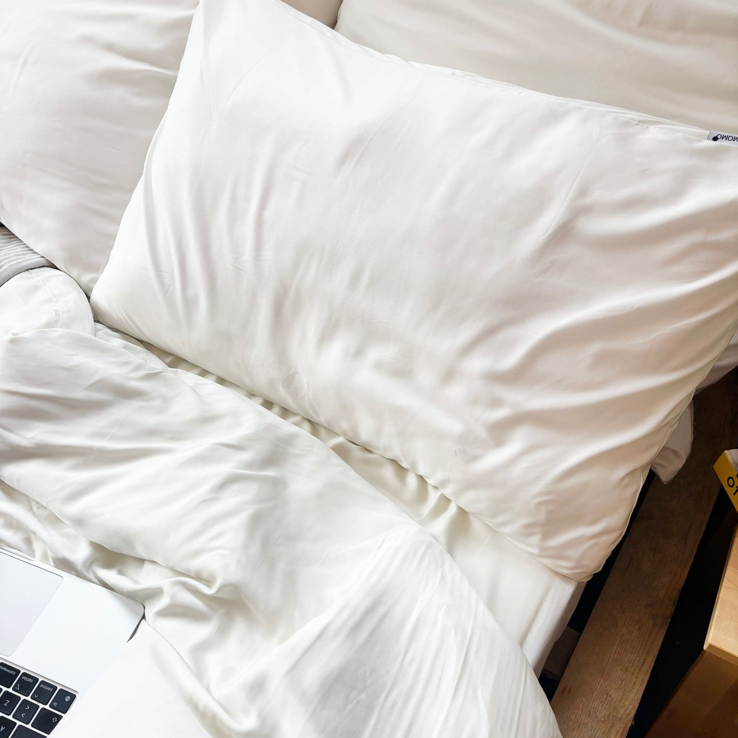 White bamboo pillow – soft, breathable and sustainable