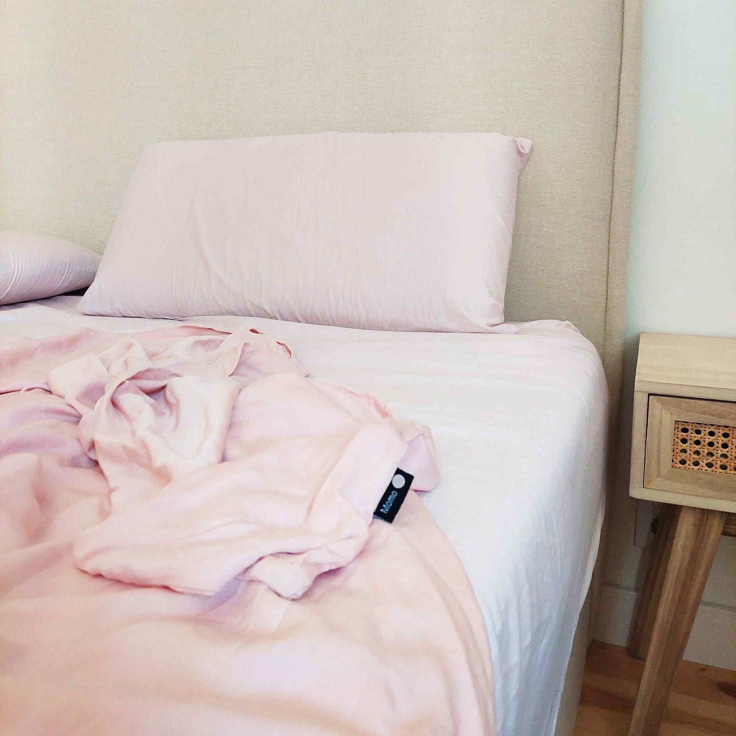 Pink bamboo flat sheet set – sheets and pillowcases, soft, breathable and sustainable bedding