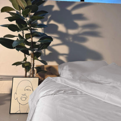 Complete white bamboo bedding set with plant – duvet, sheets and pillows, soft, breathable and sustainable